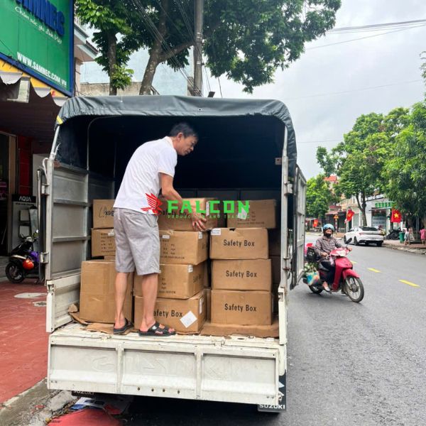 Quy trình vận chuyển bàn giao thiết bị Falcon